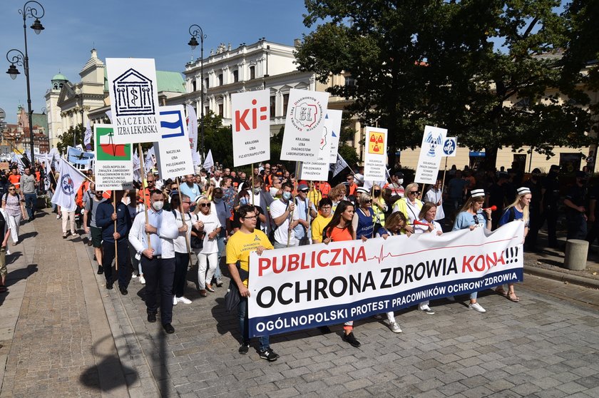 Warszawa: protest medyków w stolicy. Liczne utrudnienia