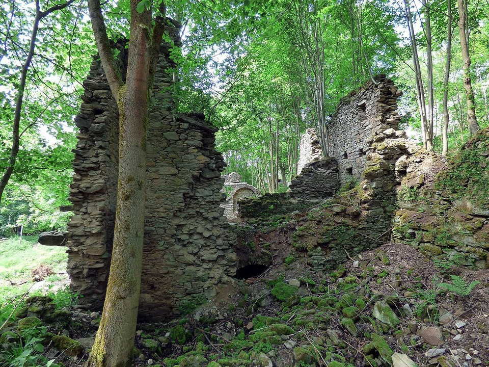 Niemojów - wymierające miasteczko w Górach Bystrzyckich