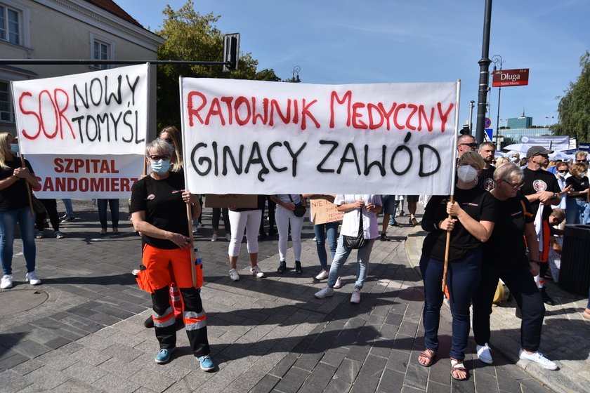 Warszawa: protest medyków w stolicy. Liczne utrudnienia