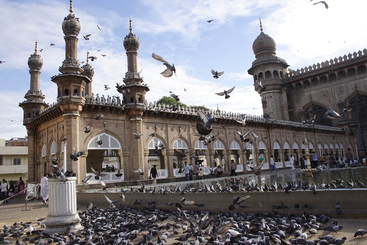 Hyderabad w Indiach. Uznanie Lonely Planet zdobył jako atrakcyjne cenowo dla turystów miejsce z bardzo smaczną kuchnia i bogatą ofertą kulturalną.