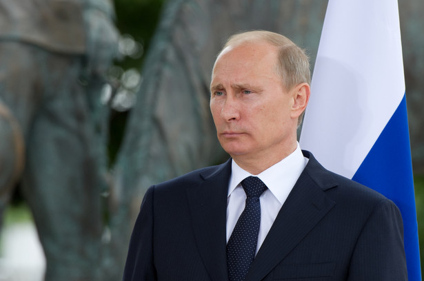"Putin puchnie i trzęsą mu się ręce". Odchorował wizytę w Wołgogradzie...