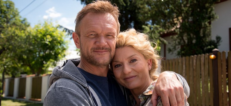 Pazura i Olszówka wkraczają do akcji. Już dziś premiera serialu "Aż po sufit!"
