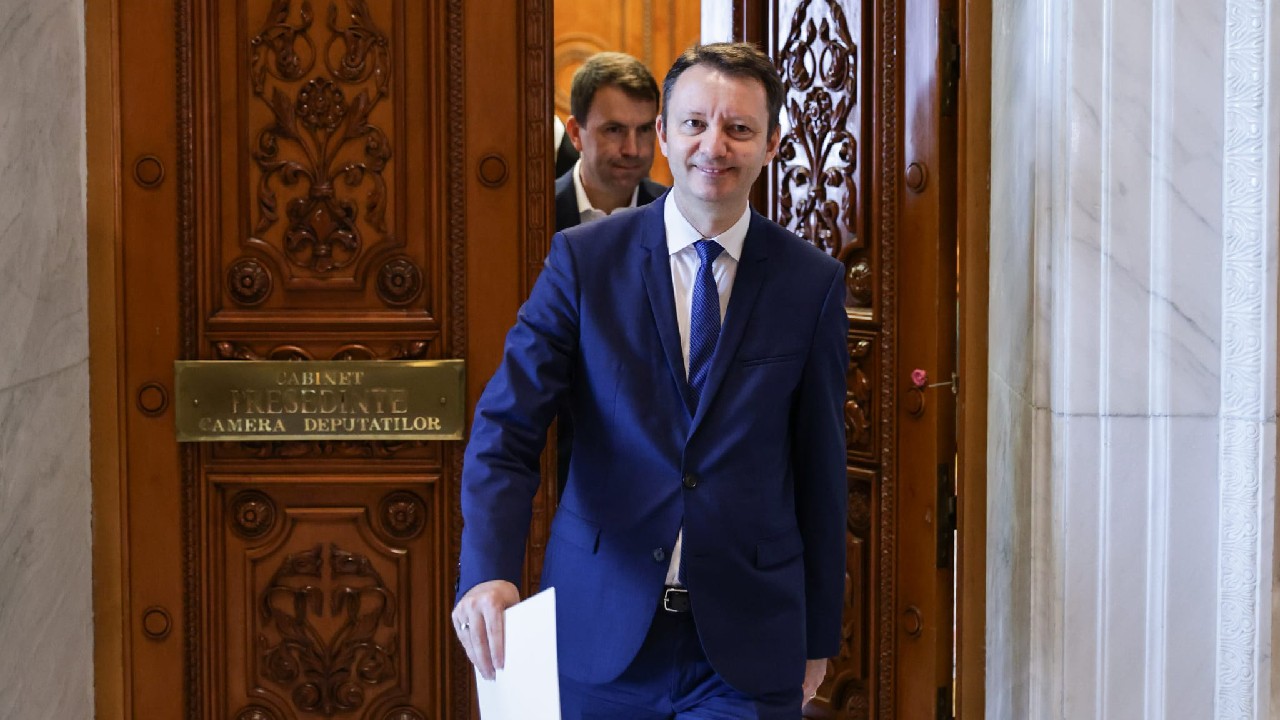 Siegfried Mureșan a depus la Parlament lista de miniștri și programul de guvernare: „Vrem o Românie modernă”