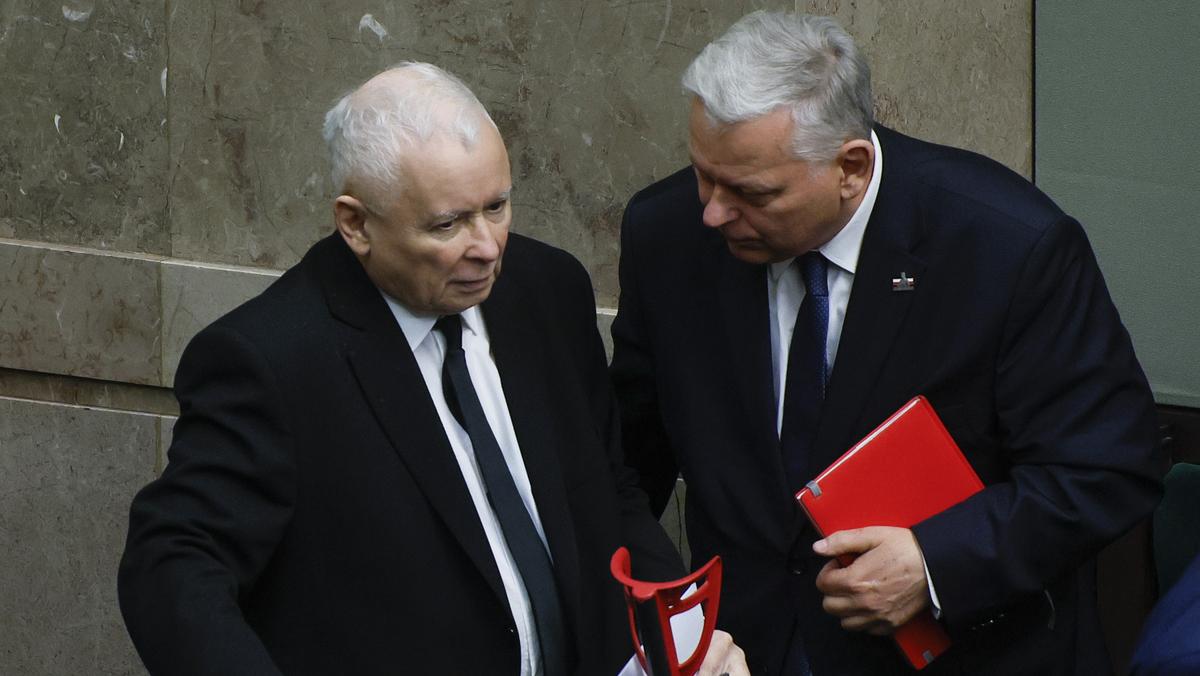 Jarosław Kaczyński i Marek Suski w Sejmie