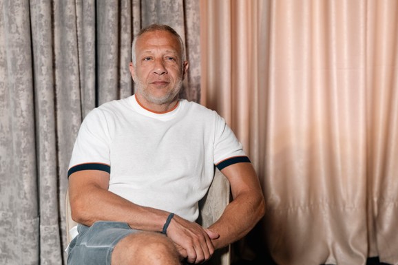 "MI SMO SADA VEĆA PORODICA, NEGO KADA SMO BILI U BRAKU" Milan Kalinić otvoreno o RAZVODU od bivše supruge Sandre: "Strašno je kada deca pate" (VIDEO)