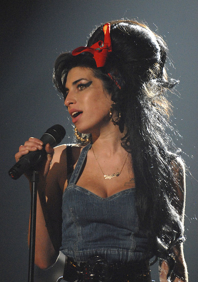 Amy Winehouse (zm. 2011)