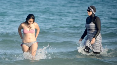 Zakaz kostiumów burkini na plażach we francuskim Cannes