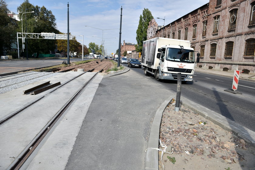 Radni wizytowali budowę trasy W-Z miejskim autobusem