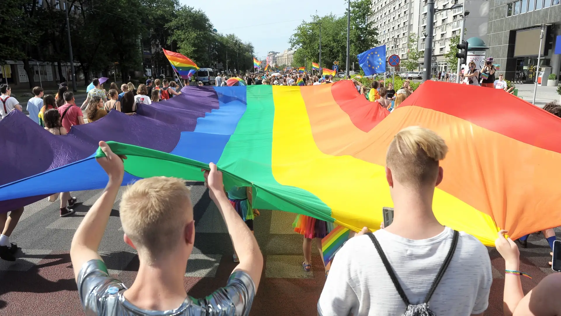 Warszawa w sobotę zrobi się tęczowa. Chodźcie z nami na Paradę Równości 2019