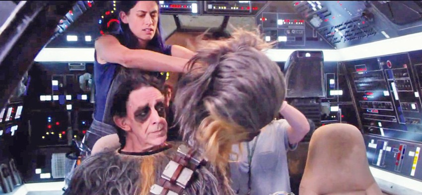 Tajna: Ako se upali alarm, glumcima se navlače tamne kapuljače