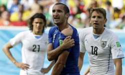 Luis Suarez może już nie zagrać na mundialu. Ugryzł w ramię Giorgio Chielliniego