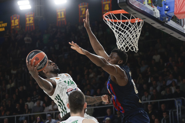 James Nnaji i Dwayne Bacon