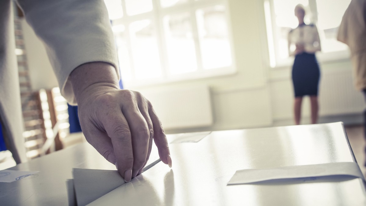 Jest wysoce prawdopodobne, że referendum w sprawie m.in. Jednomandatowych Okręgów Wyborczych okaże się bezskuteczne - wynika z sondażu Domu Badawczego Maison, przeprowadzonego dla "Dziennika Gazety Prawnej".