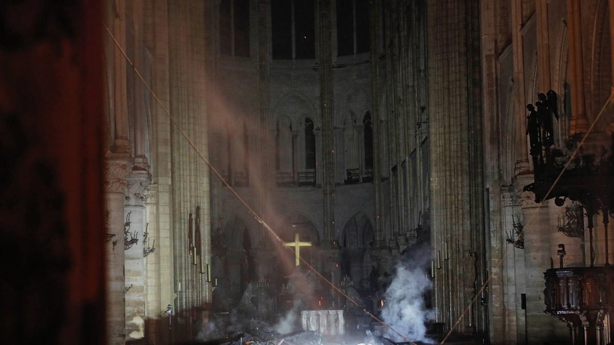 Katedra Notre Dame po pożarze