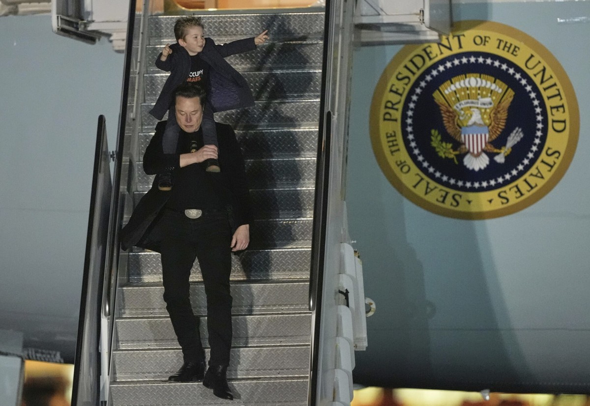 Koniec polityki? Elon Musk zapowiada powrót do Tesli na "24/7"