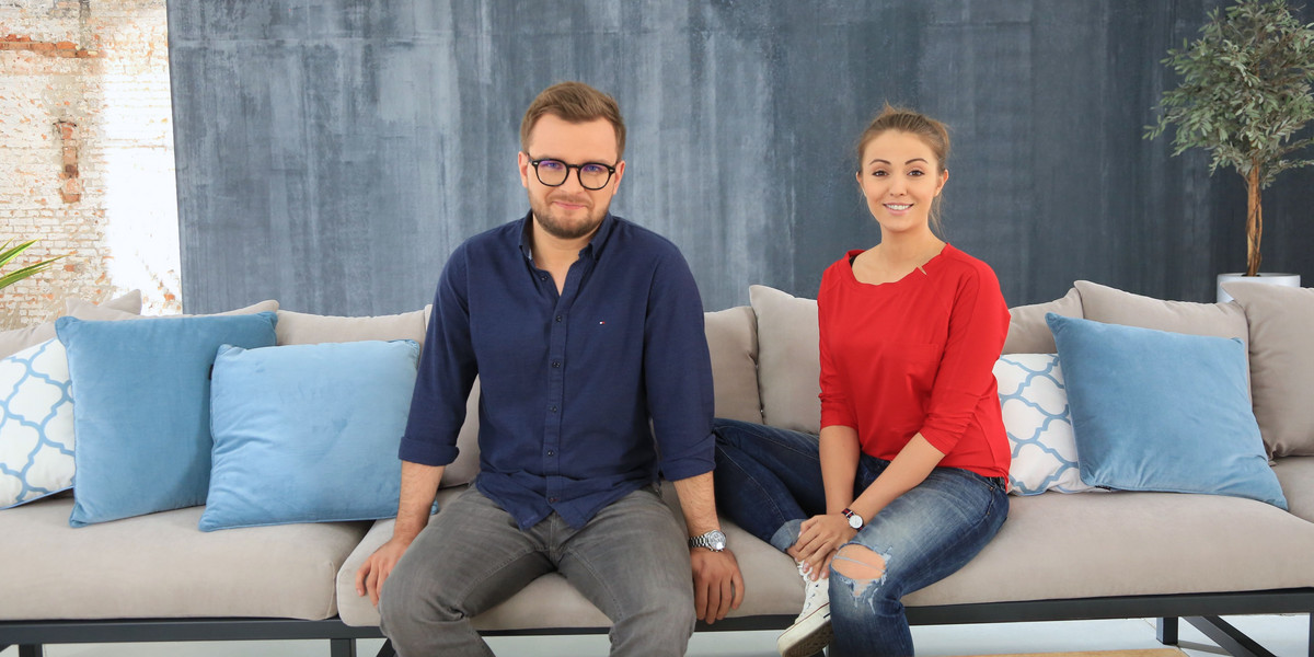 Anna Jażdzyk i Karol Paciorek, prowadzący program "Musisz to mieć"