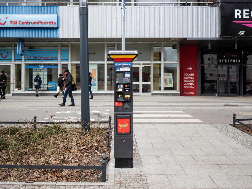 Dziś w strefie parkingowej nie było parkomatów!