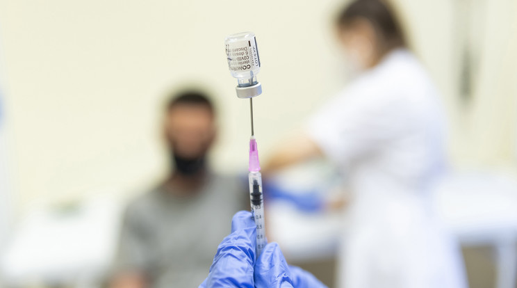Koronavírus: Szerbiában keddtől kapható a vakcina harmadik adagja