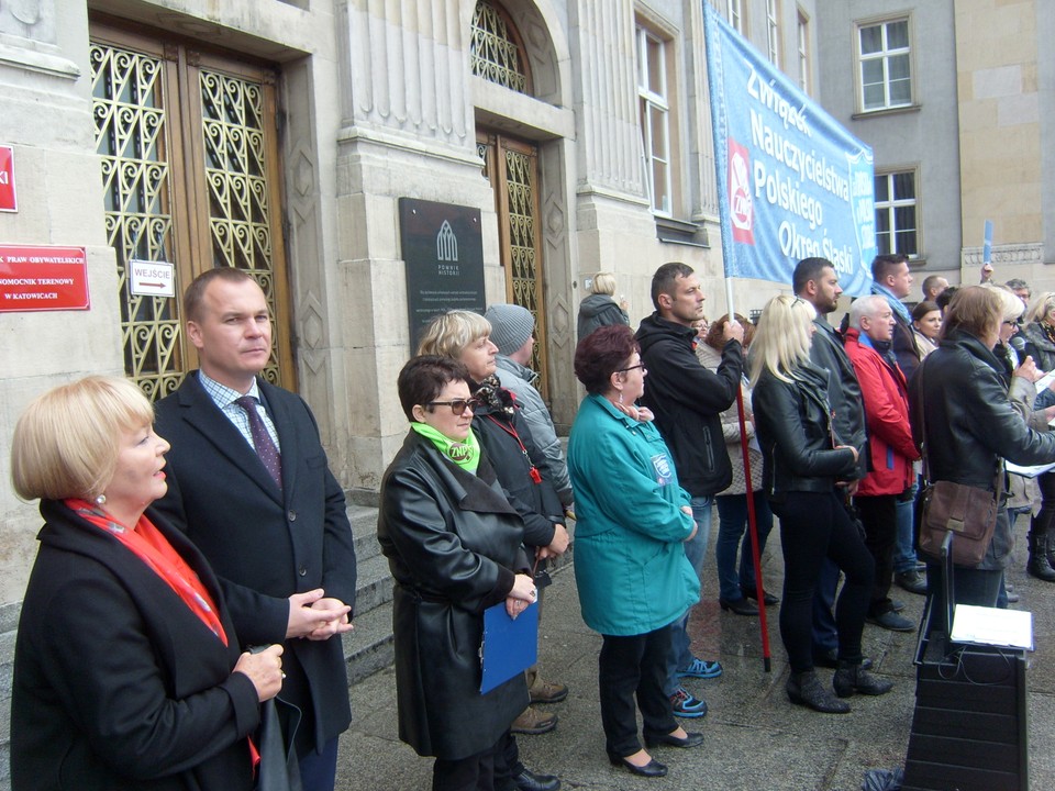 Katowice: protest nauczycieli przeciwko likwidacji gimnazjów