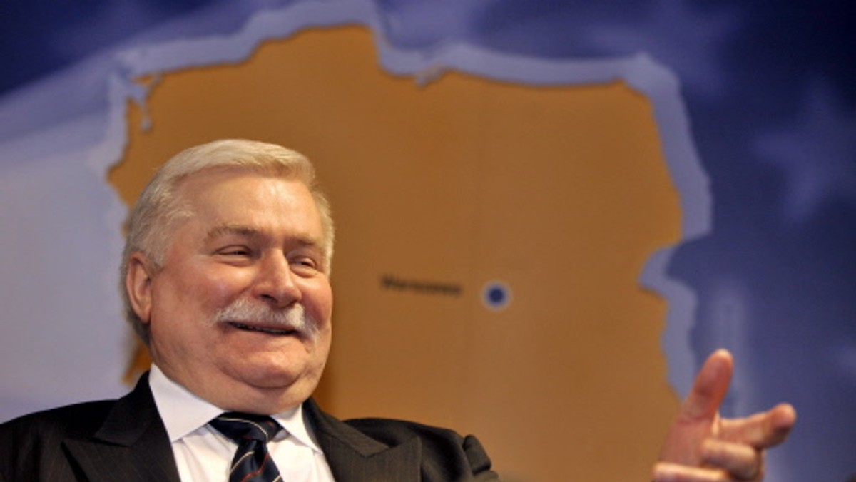 Lech Wałęsa oświadczył, że będzie bojkotował uroczystości wolnych wyborów z 4 czerwca 1989 roku w proteście przeciwko atakom na jego osobę. Jak dodaje, zdanie może zmienić tylko w sytuacji gdy Janusz Kurtyka ustąpi ze stanowiska szefa IPN - informuje "Dziennik" w swoim serwisie internetowym.