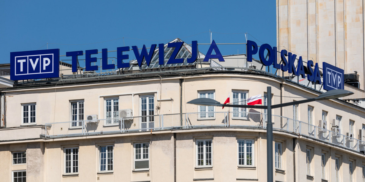 Zajmujące się ściąganiem zaległych opłat Centrum Obsługi Finansowej Poczty Polskiej w ubiegłym roku wysłało 279 545 138 upomnień do abonentów zalegających z wnoszeniem opłaty abonamentowej - informują Wirtualne Media. 