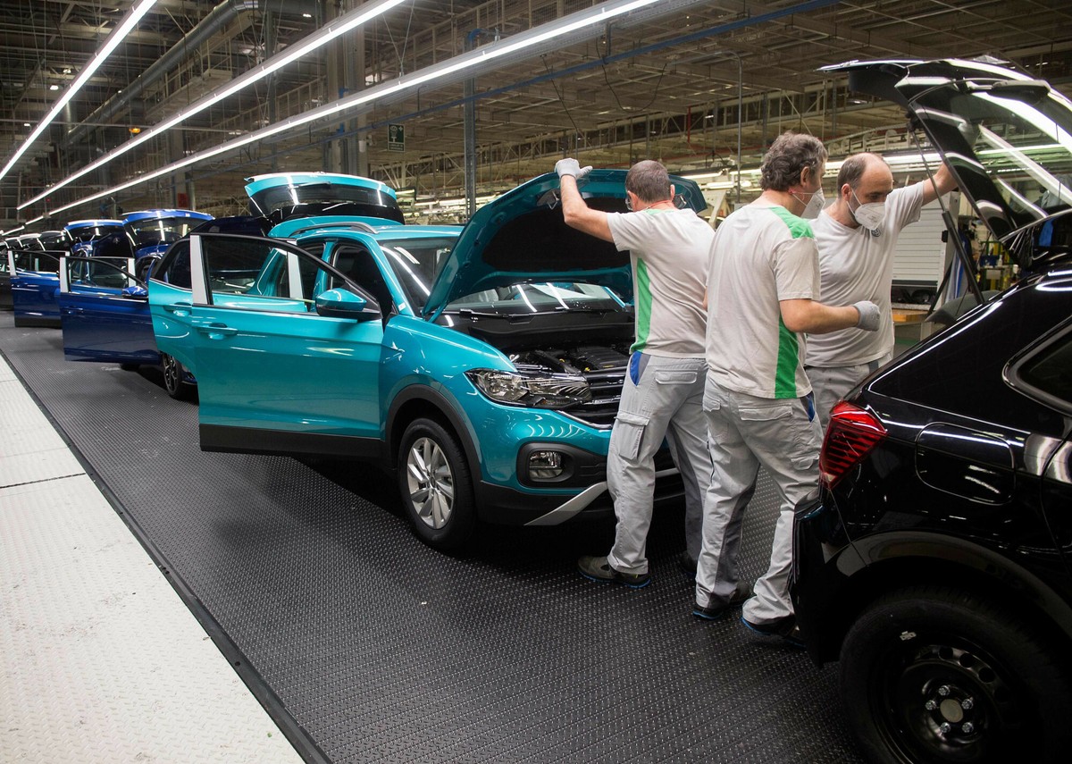 Tąpnięcie w sprzedaży kultowego auta. Volkswagen musi przejść na czterodniowy tydzień pracy