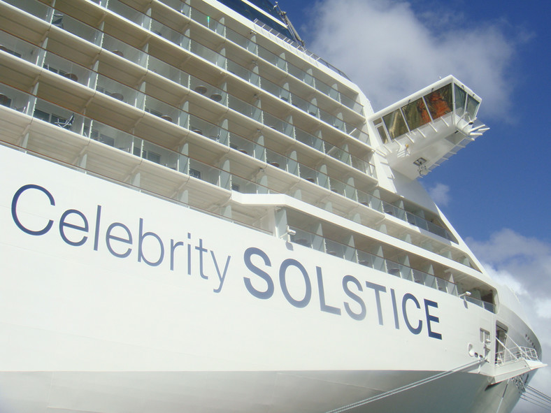Wycieczkowiec Celebrity Solstice - jeden z pięciu statków klasy Solstice należący do Celebrity Cruises, źródło: flickr, autor: Tom Mascardo 1, kod licencji: CC Attribution-NoDerivs 2.0 Generic