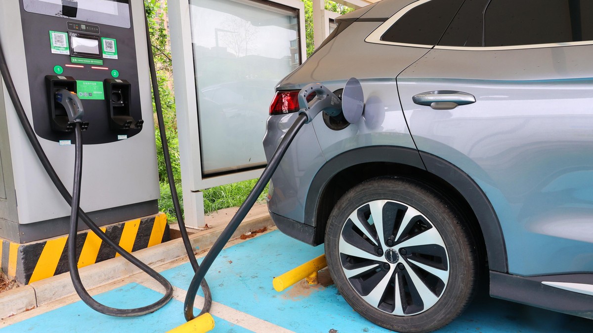 Energetska kriza ubrzava prelazak Evrope na solarne sisteme i električna vozila