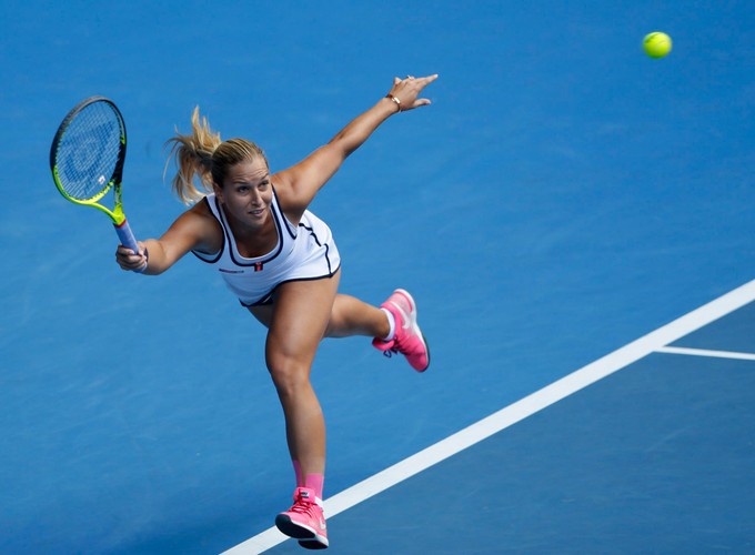 Australian Open: Piękna przegrała z bestią. Serena Williams lepsza od Dominiki Cibulkovej