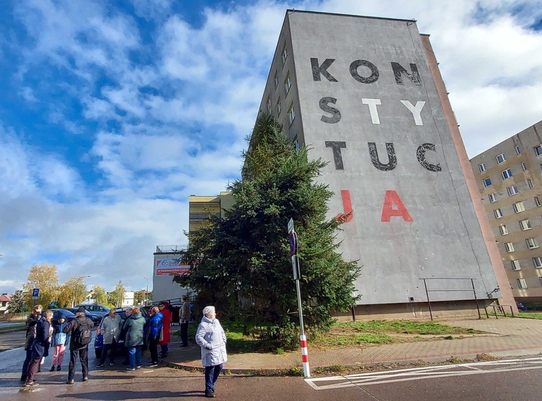 Kilkunastu niezadowolonych mieszkańców bloku chciało spotkać się z prezydentem Białegostoku