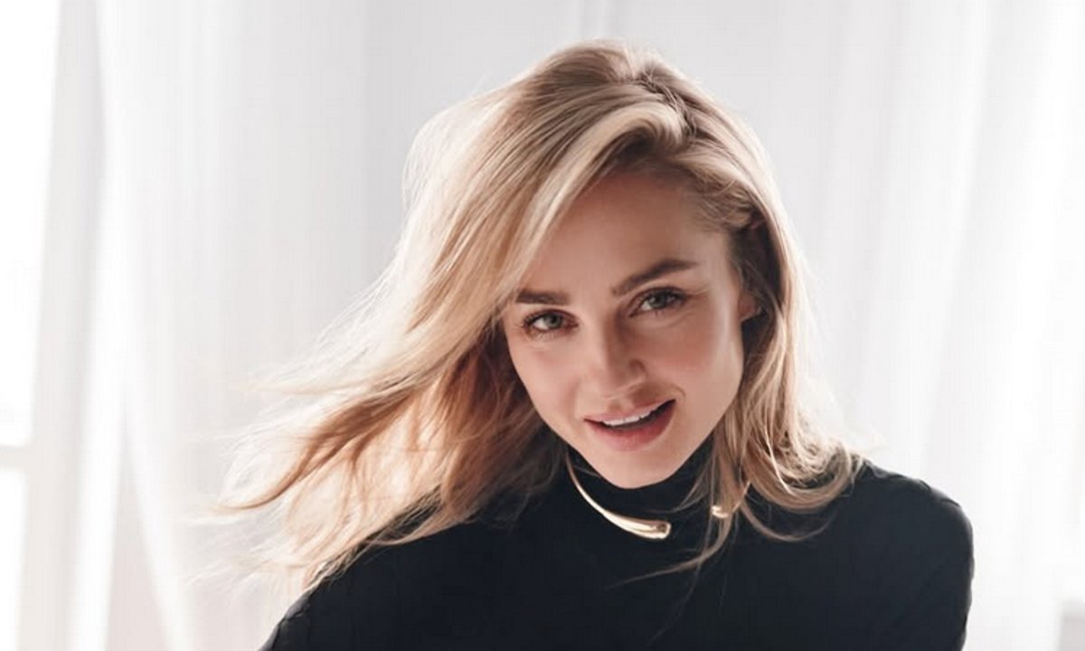 Nie grochy i nie paski. Ten wzór to hit wiosny. Tak nosi go Małgorzata Socha