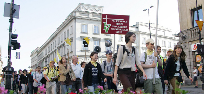 Ulicami Warszawy przeszły tysiące pątników
