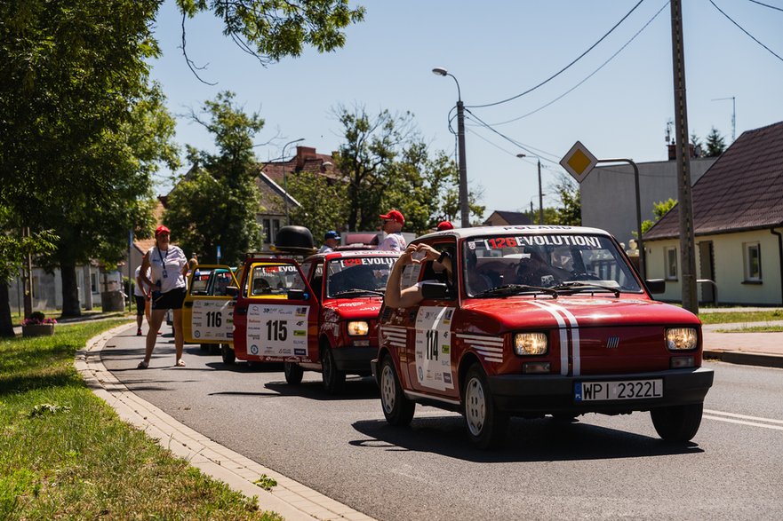Maluchy W Szwecji Niestrudzona Jazda Dla Szczytnego Celu Turystyka