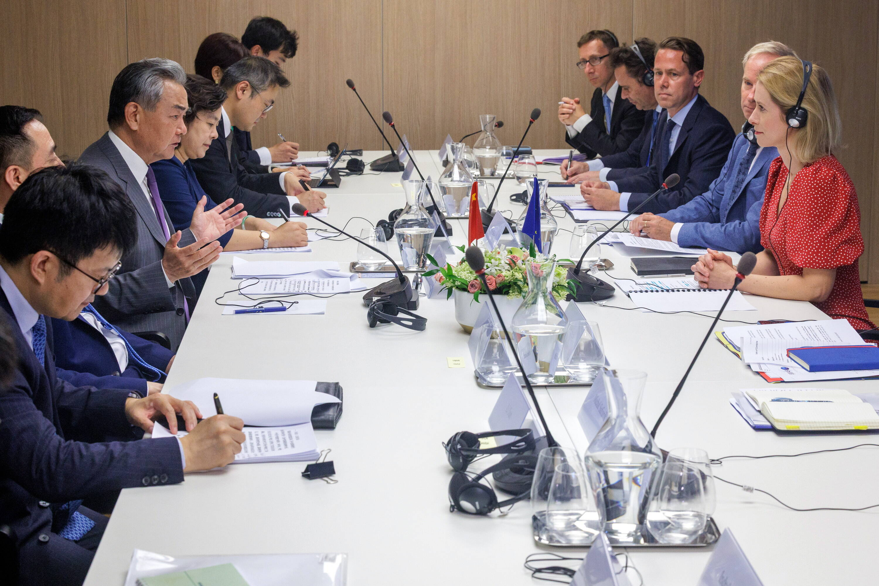 Wang Yi: Porażka Rosji pozwoli USA skupić się na Chinach