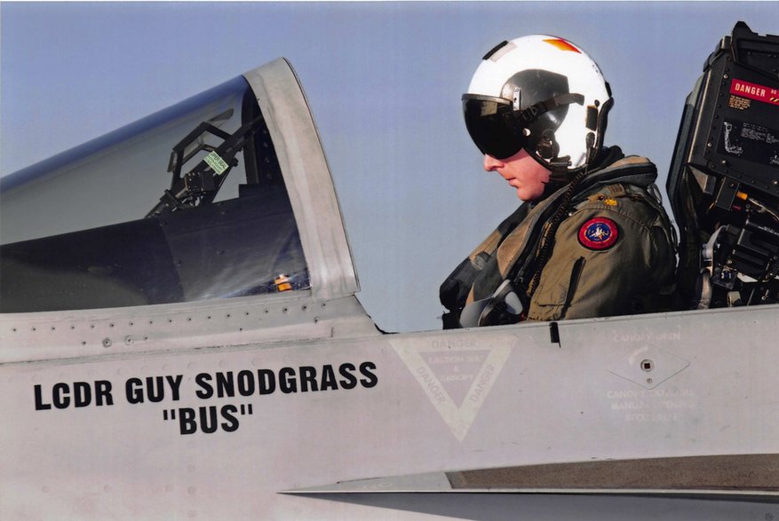 Guy „Bus” Snodgrass, wówczas jeszcze porucznik w kokpicie F/A-18 