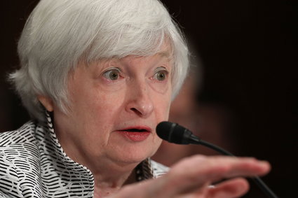Fed nie zmienia poziomu stóp procentowych. Dolar się umacnia
