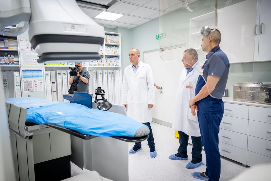 UKC Kragujevac pruža zdravstvene usluge za oko 1.600.000 ljudi.