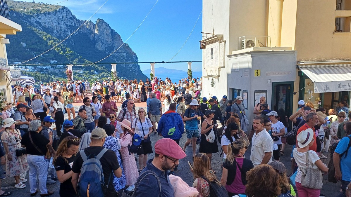Turisti na ostrvu Kapri u Italiji