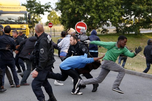 imigranci, calais, francja, anglia, la manche