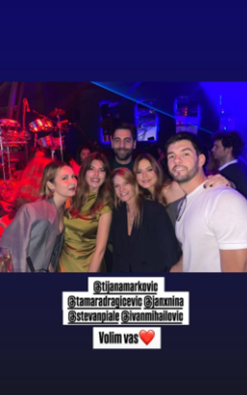 Glumci slavili u klubu