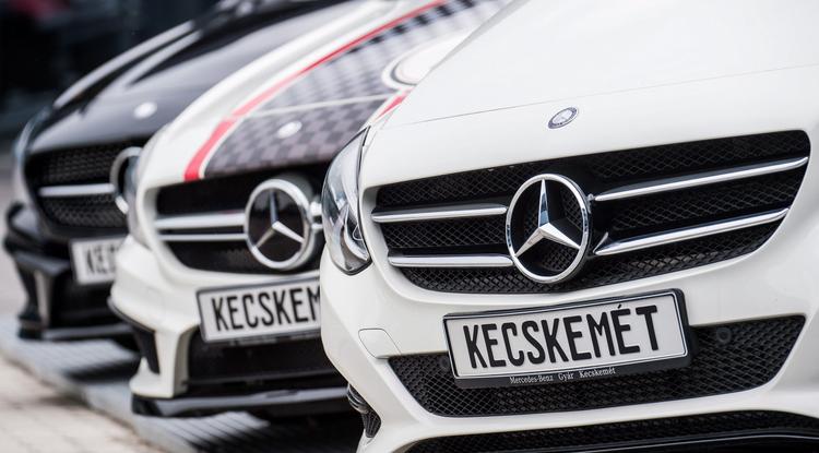 Kecskeméten készült Mercedes kompakt személyautók a Mercedes-Benz gyárában 2016. május 24-én