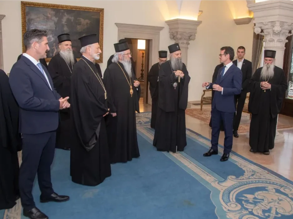 Princ Filip priredio večeru za patrijarha Porfirija i arhijereje u Kraljevskom dvoru