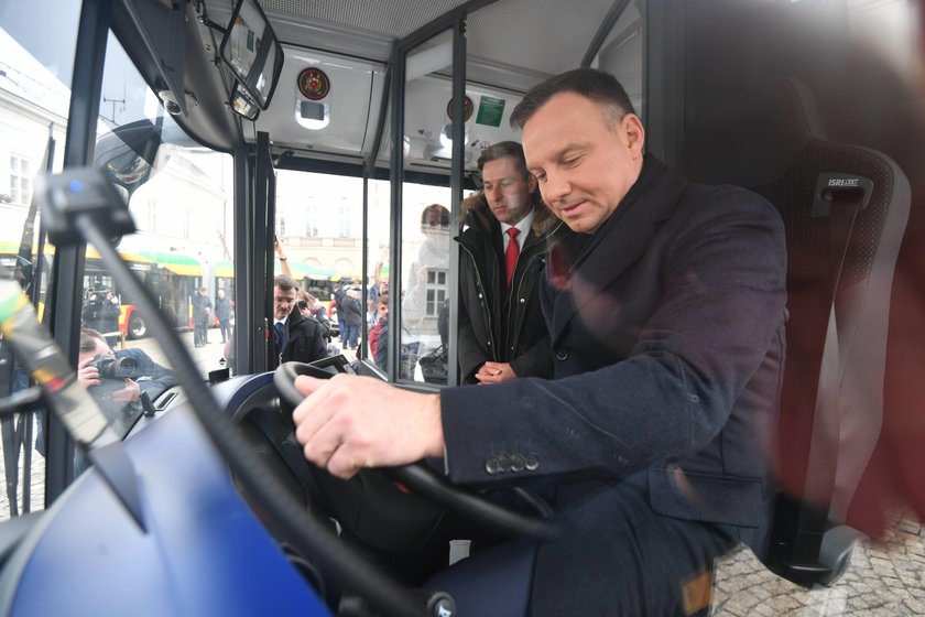 Jeździł m.in. elektrycznym autobusem