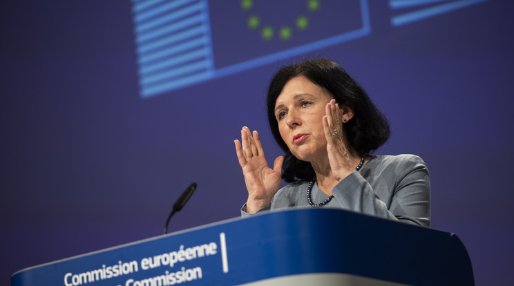Vera Jourová, az Európai Bizottság értékekért és átláthatóságért felelős cseh alelnöke / Fotó: MTI AP