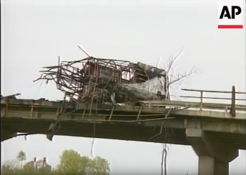 Pola autobusa je palo u vodu