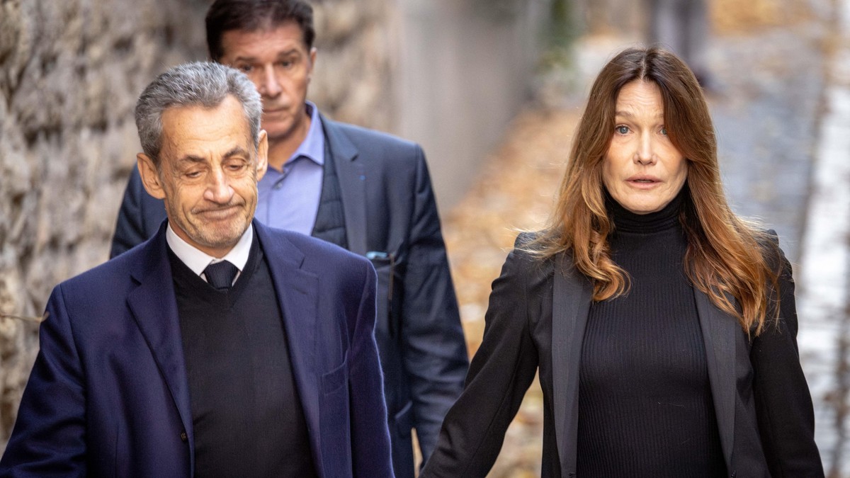 Karla Bruni završila lečenje raka dojke, podelila fotografiju iz bolničkog kreveta