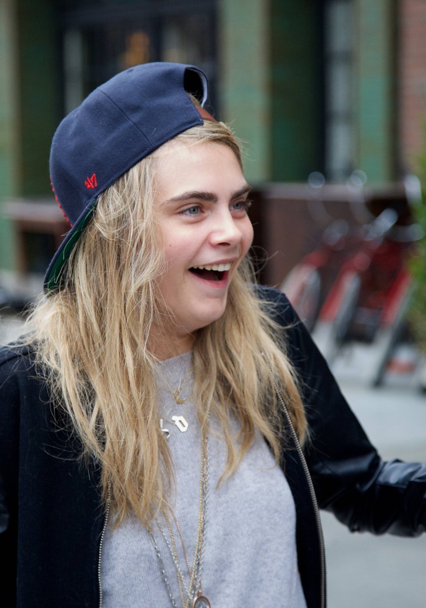 Cara Delevingne bez makijażu