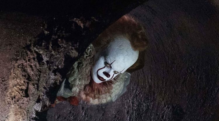 Nemcsak Pennywise körül forog a rendező világa.