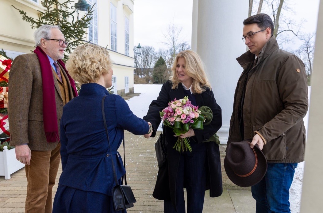 Zuzana Čaputová a Juraj Rizman na návšteve v zámku rodiny Kinských.