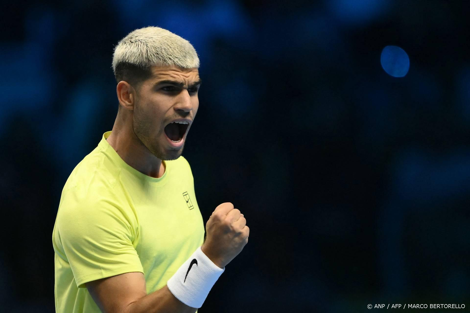 Alcaraz begint ATP Finals met overwinning op De Minaur: 7-6, 6-2